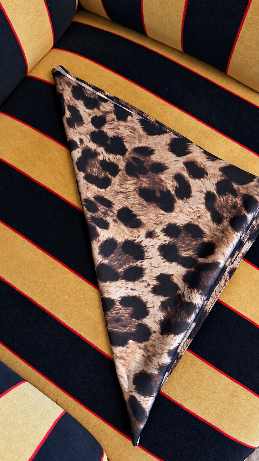 LEOPARD SCARF