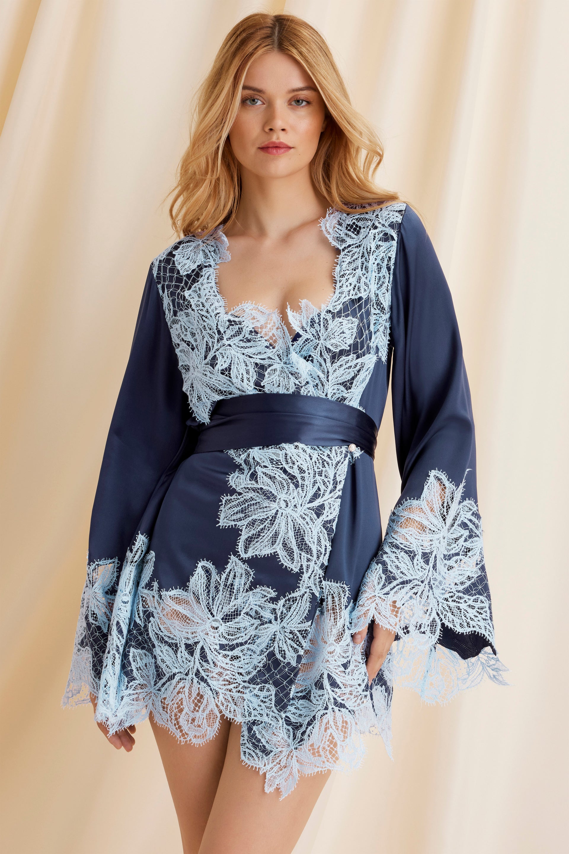 JAYNE ROBE