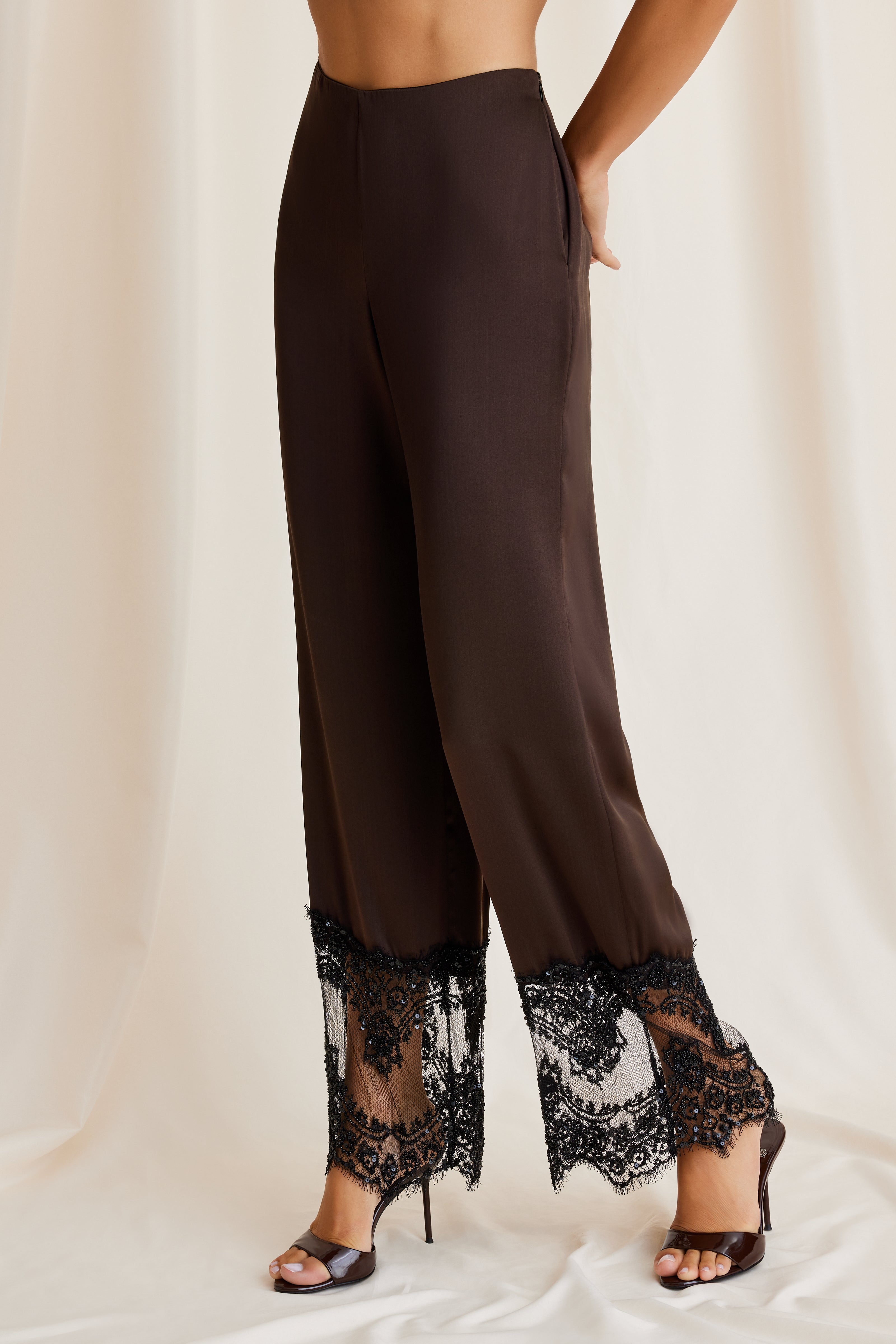 JULIA PANT