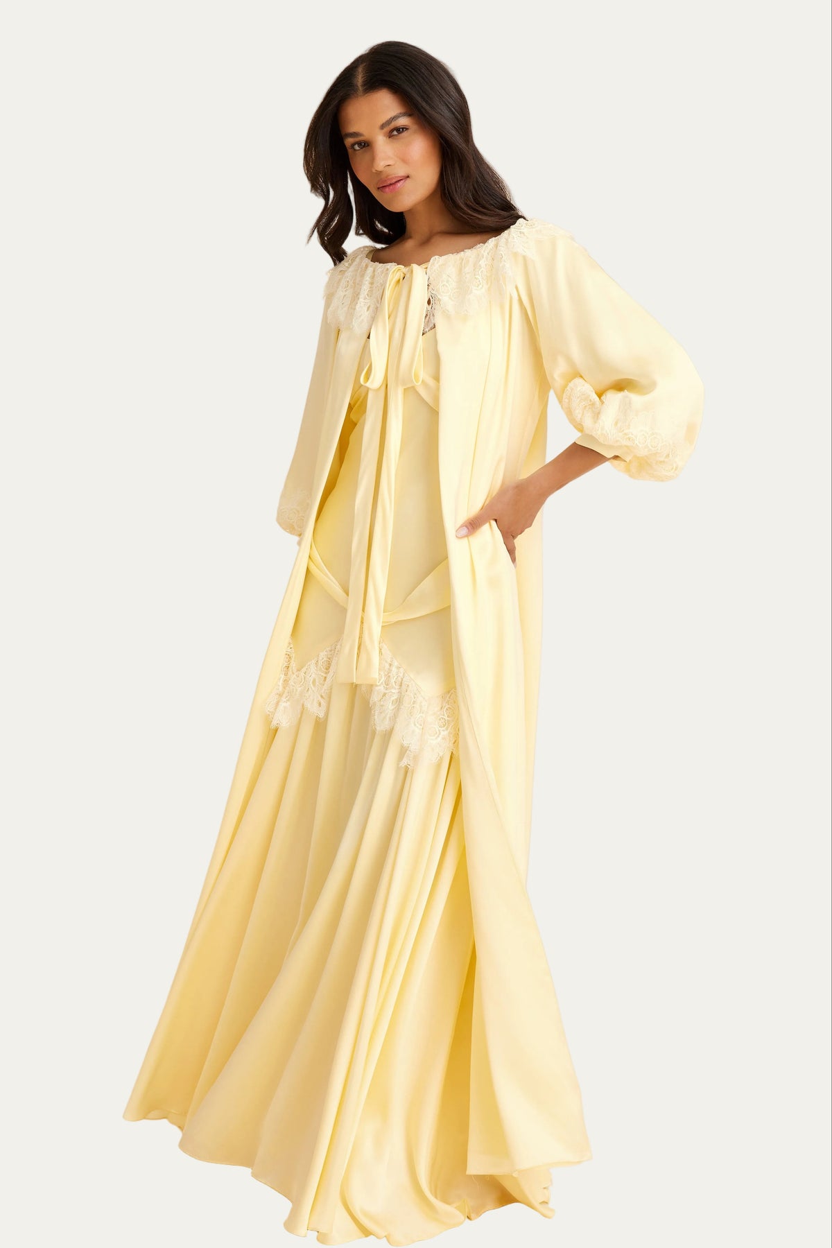 MARGOT ROBE