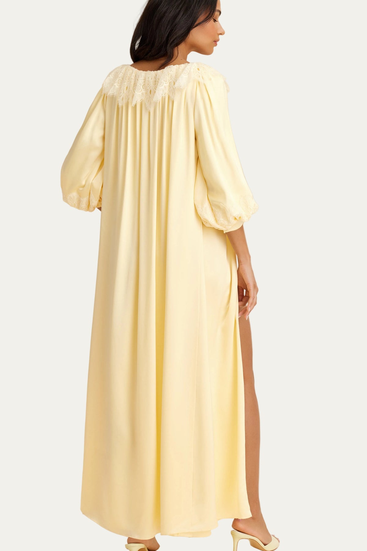 MARGOT ROBE